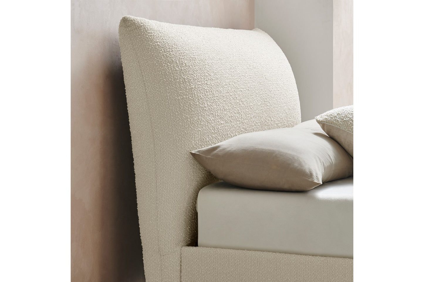 The Hampshire Kingsize Bed In Boucle Ivory