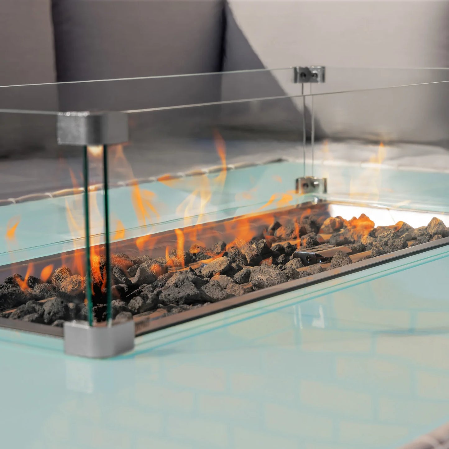 Hampton Garden Set With Firepit Table