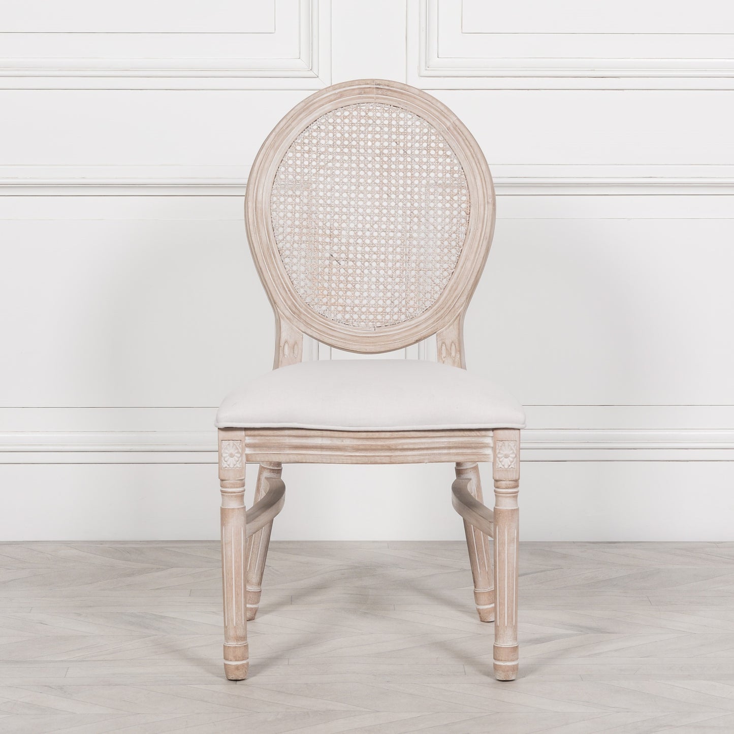 Rustic Acacia Round Ball Dining Table With 4 Louis Chairs