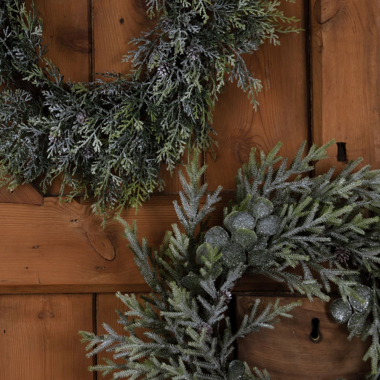 Luxury Frosted Pine Wreath With Pinecones