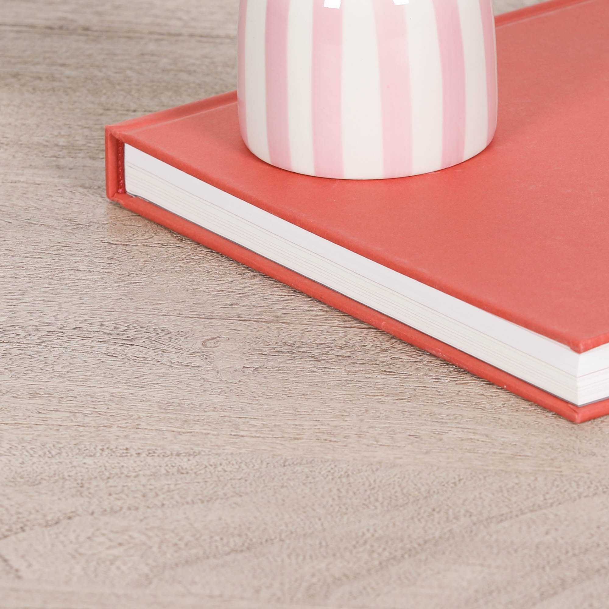 Rustic Acacia Round Ball Dining Table With 4 Louis Chairs