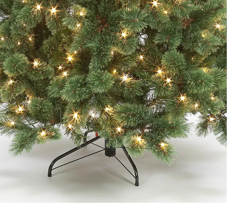 Pre-Lit 7.5ft Baltimore Pine with 430 Warm White LEDs