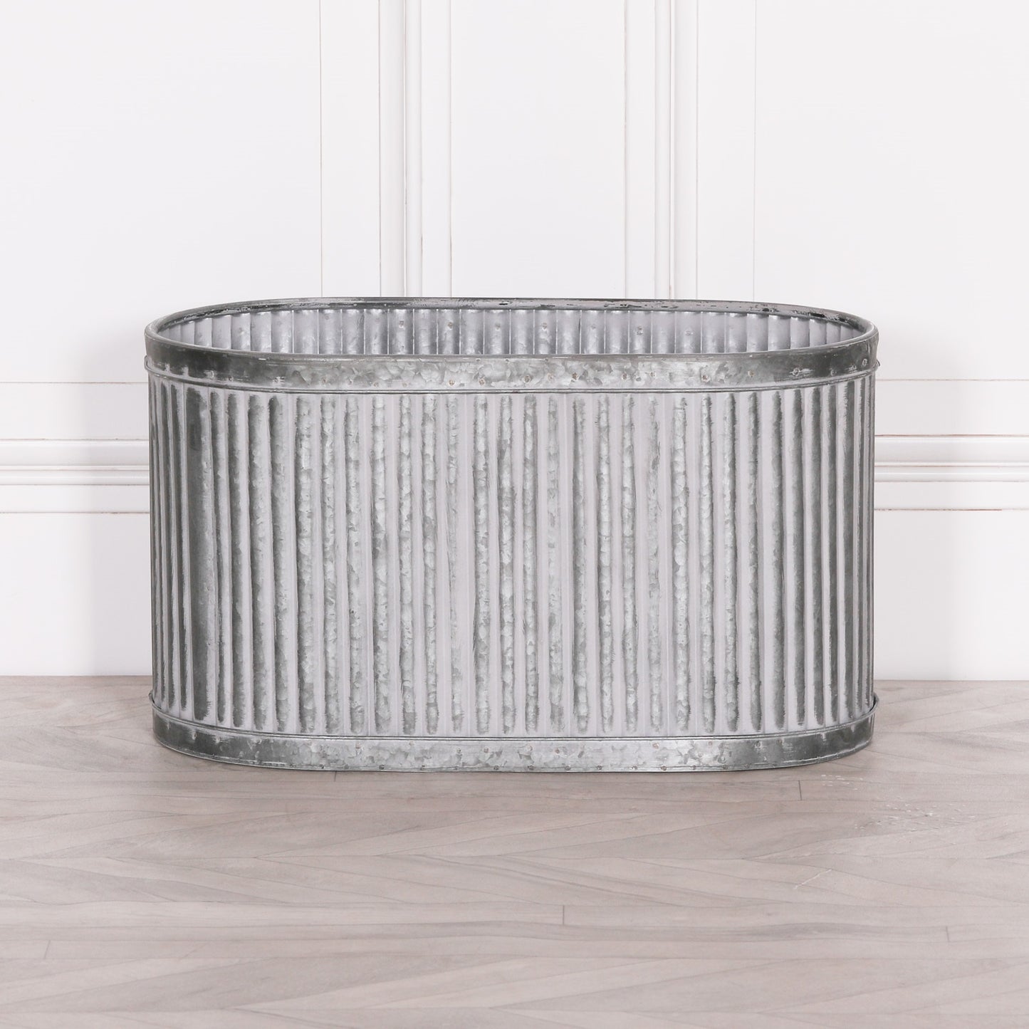 Ribbed Metal Planter – Large